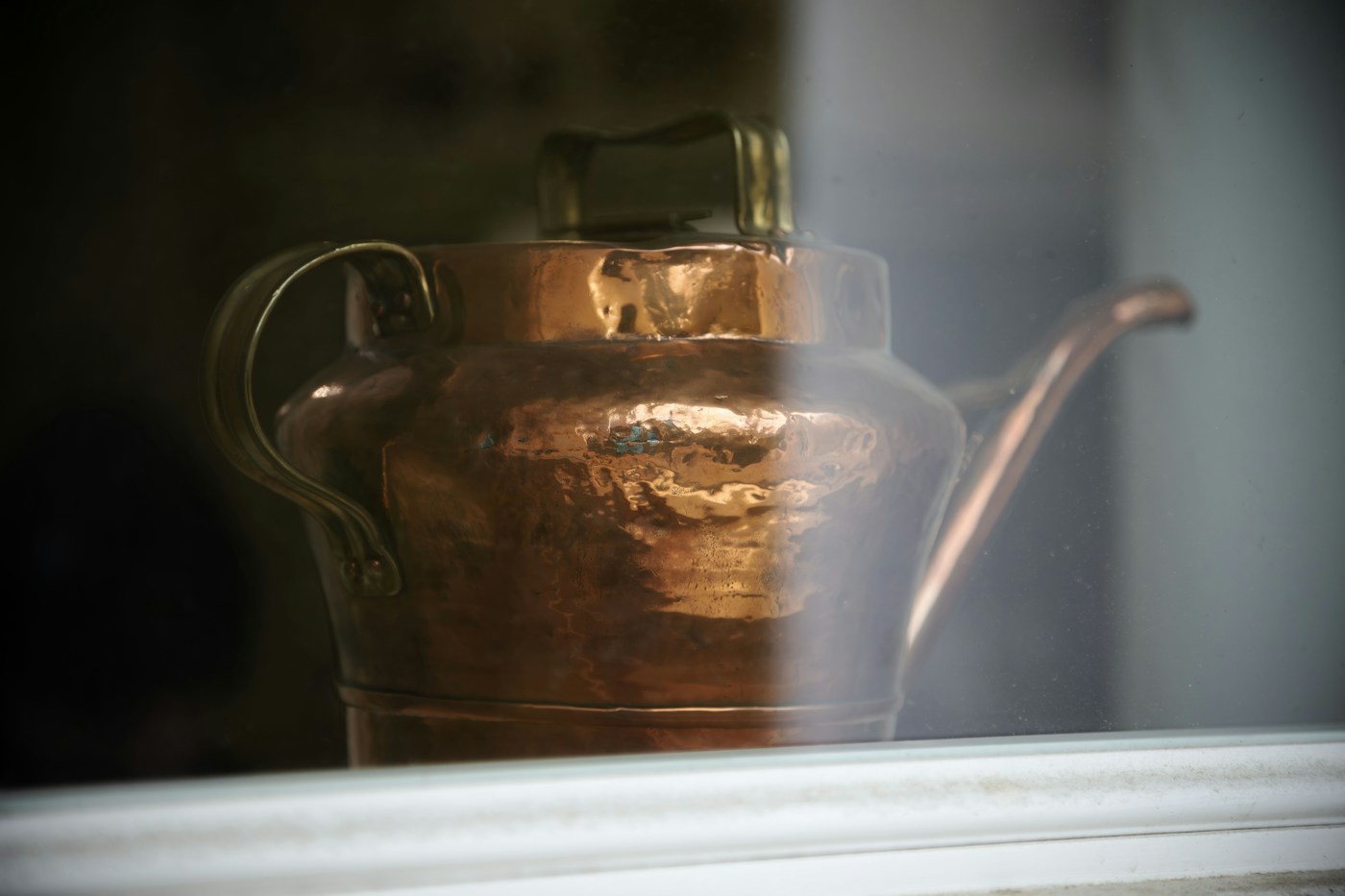 Copper-coloured kettle