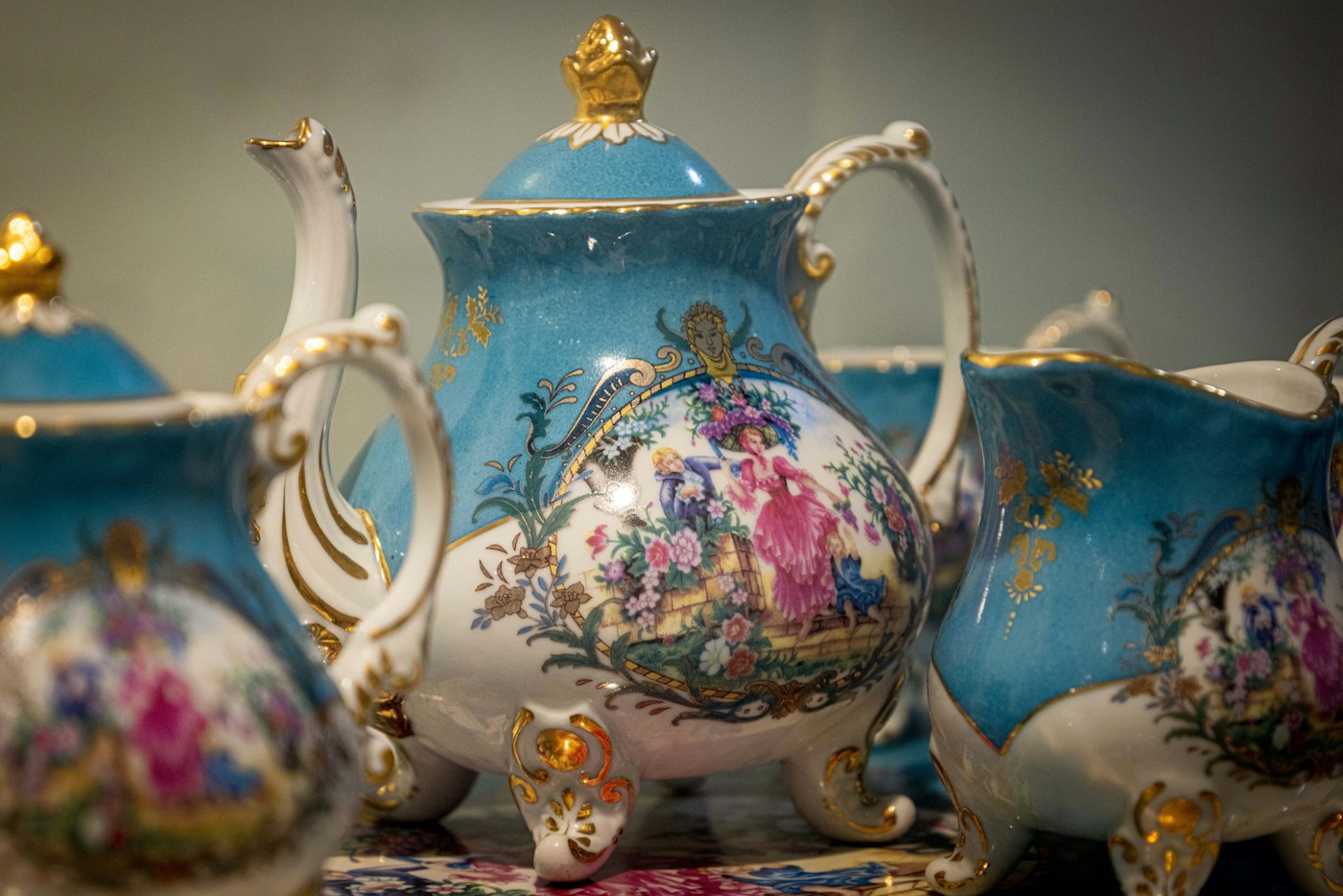 Floral ceramic tea service