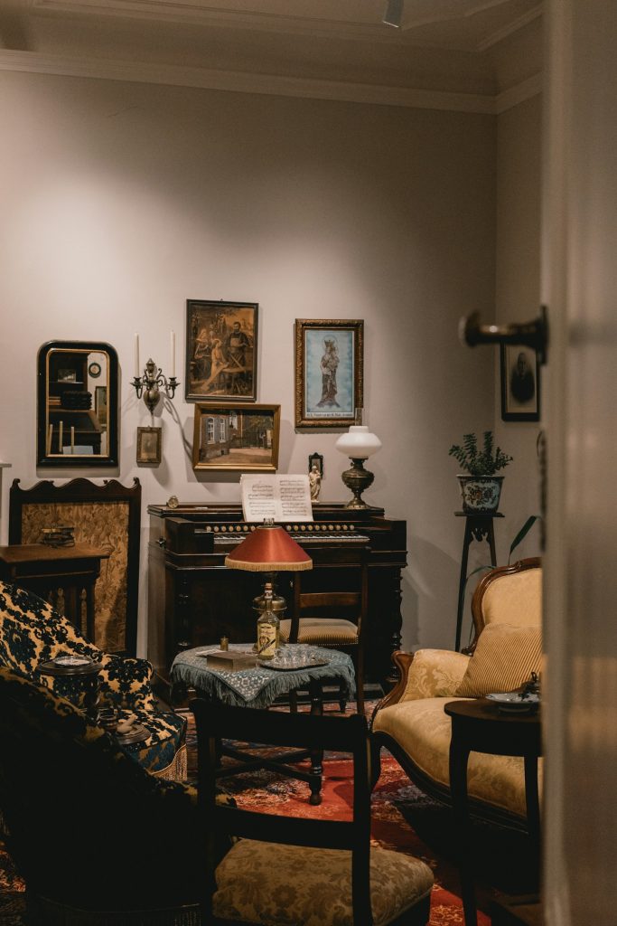 Period Furniture & Decorative Arts